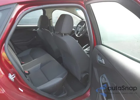 2013 Ford Focus Se z USA, uszkodzony, nr VIN 1FADP3F27DL319185